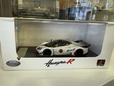 LCD 1/64 Pagani Huaya R White - Photo 1/2
