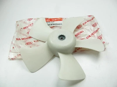 Ventilador de refrigeración del motor nuevo genuino OEM para Kia Rio 2000-2002 1,5 L 0K30B15140 Foto 1 de 4