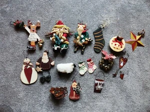 16 PRIMITIVE CHRISTMAS ORNAMENTS WOOD SANTA REINDEER  BELLS STOCKINGS SLEIGH - Picture 1 of 7