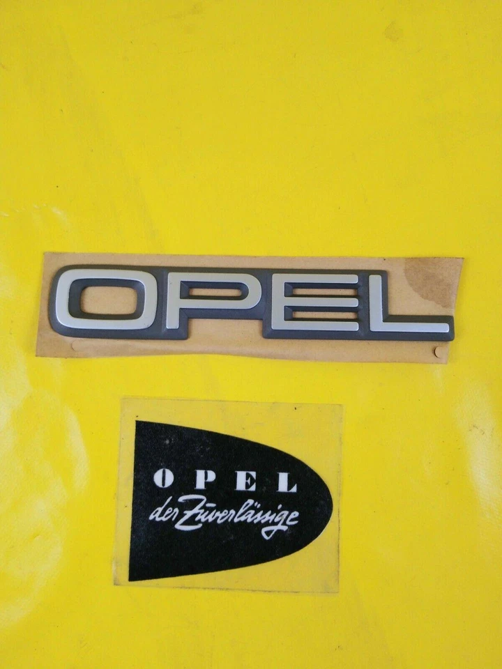 Novo + Original GM Opel Kadett E Lettering Cromado Cinza Emblema Logotipo Tampa Traseira - Imagem 1 de 1