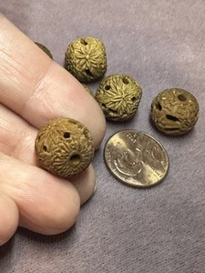 Vintage Carved Chinese Wood Wooden Bead Chrysanthemum Flower Design carving 13mm - Picture 1 of 5