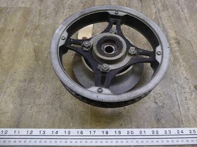 Kawasaki KZ305B CSR K705 1982) rueda trasera tracción por correa piñón y soporte Foto 1 de 4