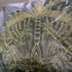 Clarke & Clarke LEOPARDO Green Olive Embroidered Leopard Cushion 40 x 40cm BNWT - Picture 1 of 4