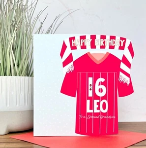 Tarjeta de cumpleaños de fútbol hecha a mano personalizada, colores Liverpool 30th 40th 18th - Imagen 1 de 2