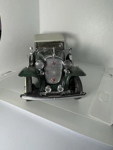 A Danbury mint scale model of the 1932 Cadillac V16 Sport Phaeton - Picture 1 of 18