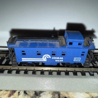 N-Scale Conrail 18629 Caboose Car - Image 1 of 4