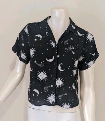 Ladies XS Black and white sun and moon Jay Jays short sleeve shirt - image 1 of 4