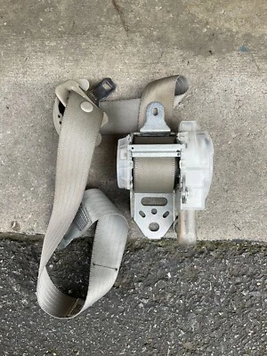 Cinturón de seguridad delantero lado conductor Toyota Sienna 2011 2012 2013 2014-color beige Foto 1 de 2
