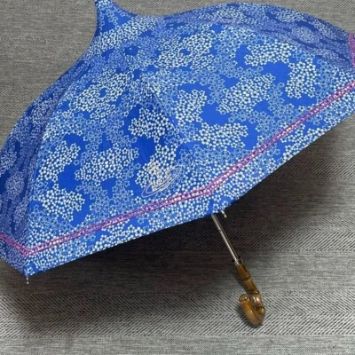 Paraguas Vivienne Westwood Pagoda Sombrilla Estampado Floral UV Lluvia Para Mujer Excelente Foto 1 de 4
