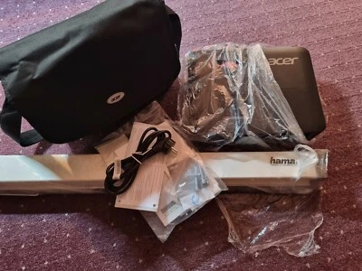 acer Nitro G550 LED 3D beamer 2k + 2m Leinwand von Hama  - Bild 1 von 4