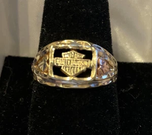 Women's 10k Yellow Gold Harley Davidson Ring Black Hills Leaves 3.9 gm Size 7 - Picture 1 of 7