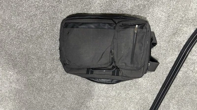 Mochila para portátil Solo - Maletín - Combo bolsa mensajera en gris Foto 1 de 4