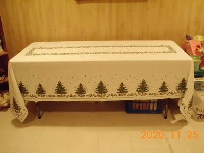 Spode Christmas Tree Pattern Linen Tablecloth - Image 1 of 4
