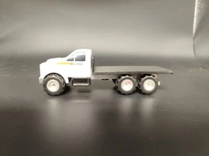 Loose ERTL Ford F-650/750 Flatbed Truck John Deere Company 1:64 scale - Picture 1 of 6