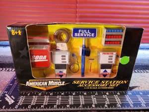 Ertl Service Station Accessory Set 1/18 Replica Collectible 