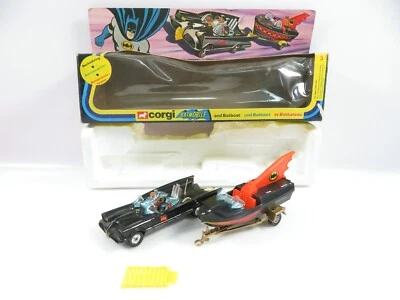 Corgi Batman Batmobile mit Batboat / mit Figuren / mit Munition #5252 - Bild 1 von 4