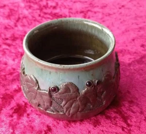 Très joli petit cache pot art nouveau en céramique et étain | Bon état - Picture 1 of 7