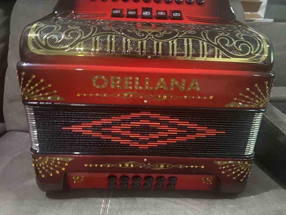 ORELLANA ACORDION - Image 1 of 4