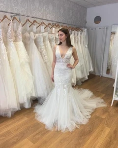 Modeca Stella Wedding Dress - Ex Bridal Shop Sample - Retail price: £1,590 - Picture 1 of 6
