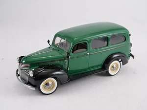 Franklin Mint Precision Models 1/24 Chevrolet Suburban 1946 - Foto 1 di 12