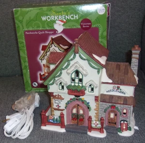 Banco de trabajo de Papá Noel 2002 retazos edredón tienda casa de porcelana iluminada victoriana - Imagen 1 de 11