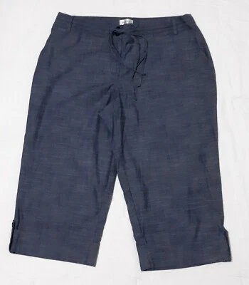 NOVO SEM ETIQUETAS - SHORTS CAPRI AZUL AVENUE FEMININO. TAMANHO 18  - Imagem 1 de 4