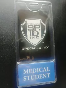 Nuovo MEDICO STUDENTE VERTICALE Distintivo Buddy con bordo BLU sporgenza etichetta d'identità - Foto 1 di 5