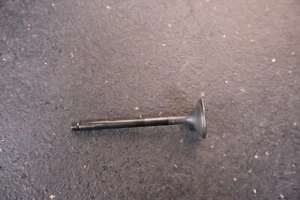 YAMAHA YX600 RADIAN FJ600 FZ600 ENGINE CYLINDER HEAD EXHAUST VALVE - Picture 1 of 9