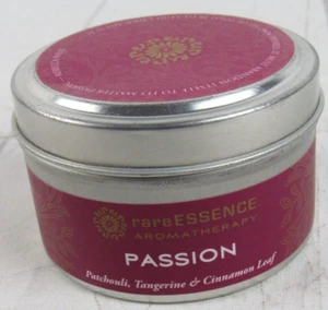 Vela de aromaterapia RareESSENCE Passion Pachulí, mandarina y hoja de canela NUEVA - Imagen 1 de 4