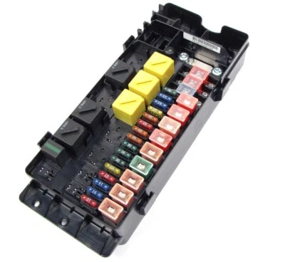 Land Rover Discovery 2 II Fuse Box Relay Under Hood Genuine OEM NEW 1999~2004 - Image 1 of 2