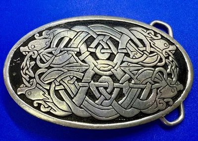 Hebilla de cinturón firmada ovalada color plata gótico nudo celta grabado Foto 1 de 4