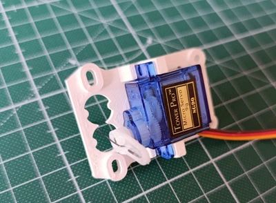 10 Servo Halterungen für die Sevos SG90, Weichenantrieb - Bild 1 von 4