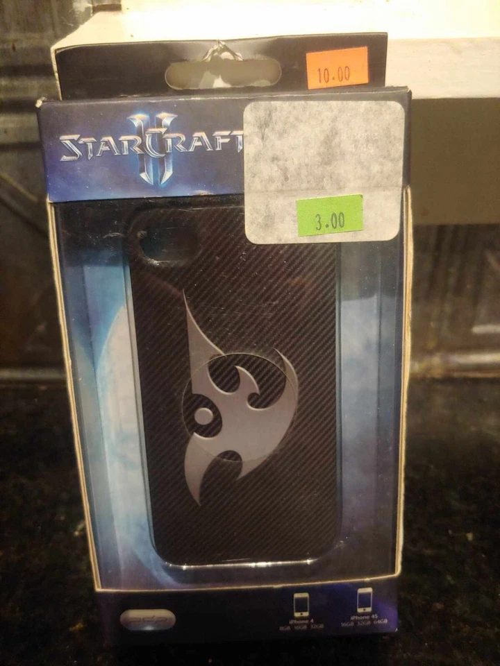 STARCRAFT II Smartphone Case for Apple iPhone 4 & 4S Black by PDP 2013 - Image 1 of 4