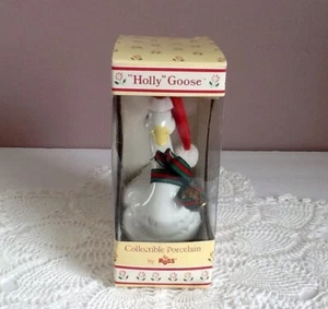 Vintage RUSS Holly Goose w/ Santa Hat Christmas Collectible Porcelain Figurine  - Picture 1 of 12