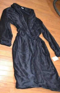 The Extra Soft Plush Robe Croft & Barrow Easy Care Black Robe Warm & Cuddly  - Picture 1 of 3