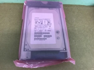 NEW EMC 005049032 118032689-A02 HITACHI HGST HUS156045VLF400 450GB / 15K W/CADDY - Picture 1 of 4