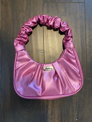 Bolso de Hombro Justice Rosa Satinado Acanalado Asa Niñas Accesorios Barbie Girlcorp Foto 1 de 4