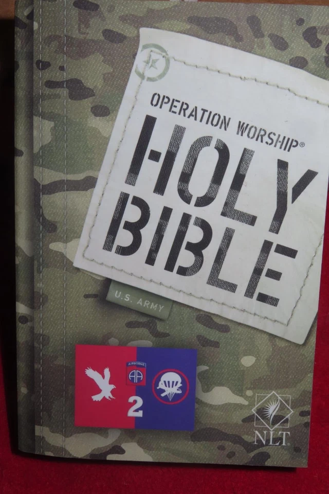82ND AIRBORNE 2BCT EDITION MULTICAM OPERATION WORSHIP HOLY BIBLE NLT TYNDAL NOS - Image 1 of 3
