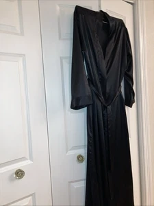 Victoria’s Secret women’s extra small - small Black Belted Long Robe - Picture 1 of 8