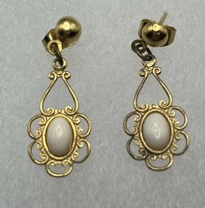 Vintage 1970's Drop/Dangle Gold Tone 1” L White Cabochon Earrings - Picture 1 of 5