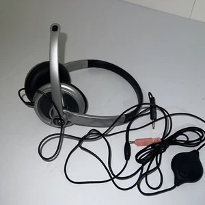 Logitech 980369-0403 Cuffie STEREO Premium con microfono e controllo volume - Foto 1 di 6