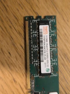 Hynix HYMP564U64CP8-Y5 AB (512MB DDR2 PC2-5300U 667MHz DIMM 240-pin) Memory - Picture 1 of 3