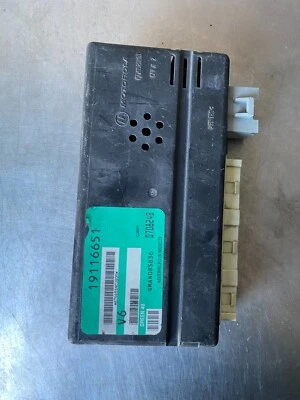 BCM BCU BODY CONTROL MODULE 3.0L V6 SATURN L300 LW300 2003 19116651 - Image 1 of 2