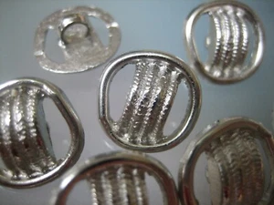 7x tolle Metallknöpfe - durchbrochen - filigran - 14mm - Silber - Picture 1 of 2