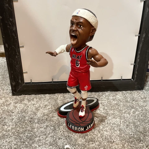 LEBRON JAMES Miami Heat “The Silencer” Celebration Bobblehead # 186 Of 300 Cover