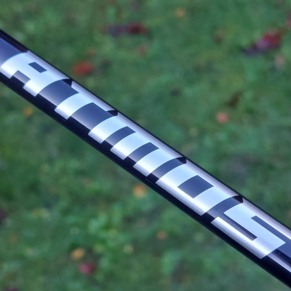 Fujikura Atmos Blue Regular Flex Driver Shaft 55g with Taylormade Adaptor. - Image 1 of 4