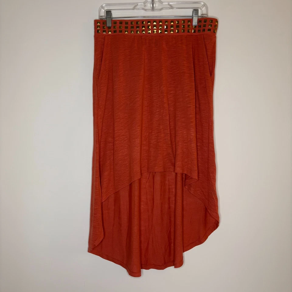 Falda Rock & Republic Talla L Coral Tachonada Dobladillo Alto Tirar de Banda Ancha Bolsillos Foto 1 de 4