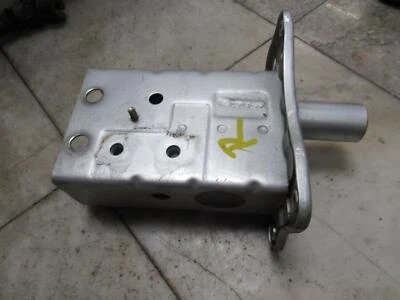 OEM HYUNDAI EQUUS 11 12 13 14 15 16 Front Bumper RH Reinforcement P# 865303N201 - Image 1 of 3