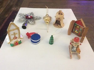 LOT OF 8 VINTAGE CHRISTMAS ORNAMENTS STAR TOP OLIVE WOOD NATIVITY WOOD SLED - Picture 1 of 8