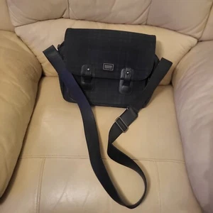 Burberry navy canvas messenger shoulder bag - Picture 1 of 12